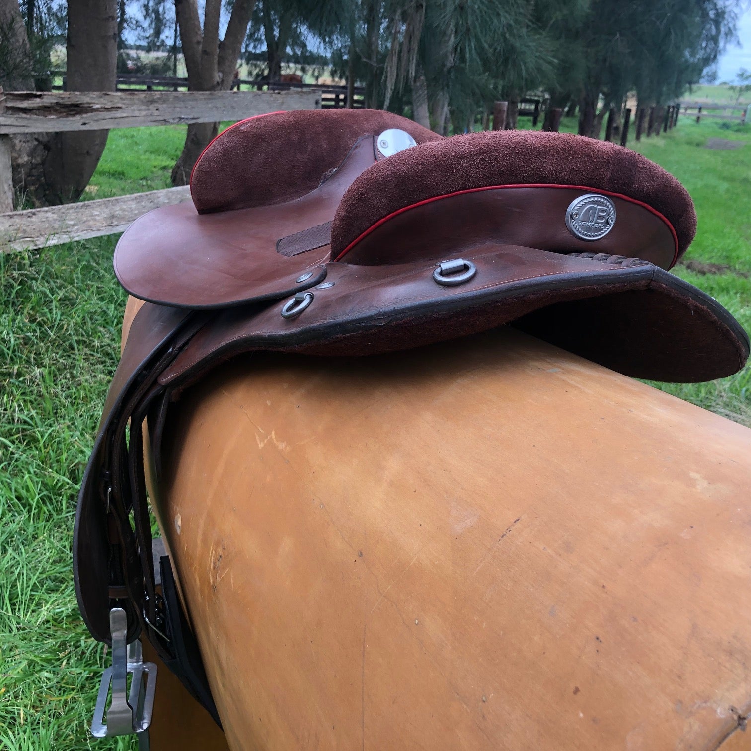 Bombers polocrosse saddle